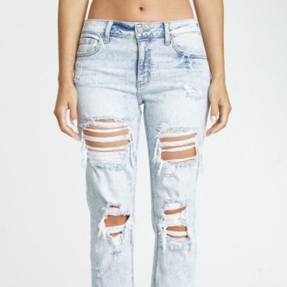FRANKIE LOW RISE GIRLFRIEND WITH HEAVILY DISTRESSED DETAILS, ROLLED HEM, AND FIV - Picture 1 of 5